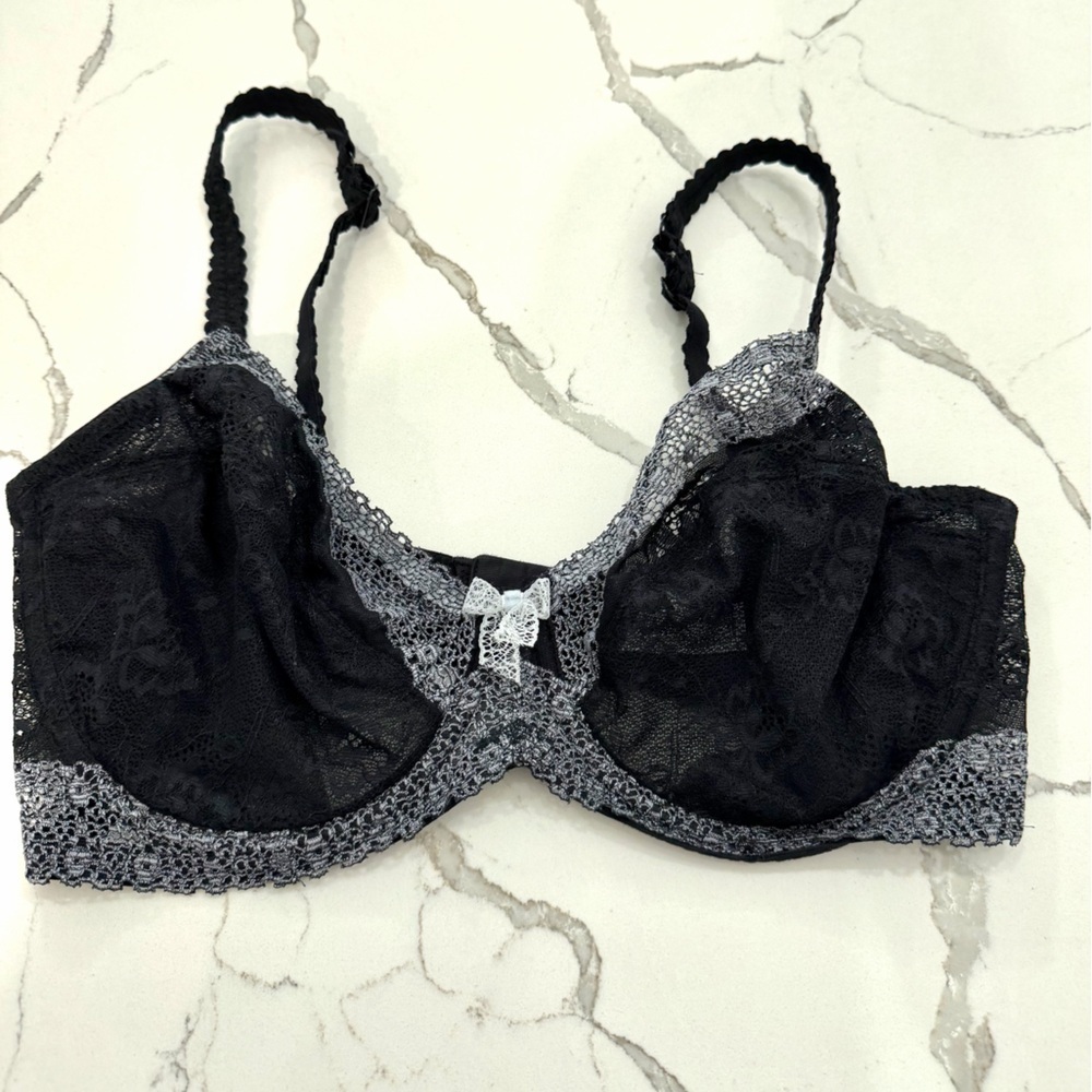 Wacoal lace wire bra size 36DD